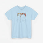 Lichtblauw T-shirt met ronde hals en bloemenprint met verticale namen voorop