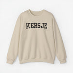 Beige trui met 'KERSJE' print op de borst.
