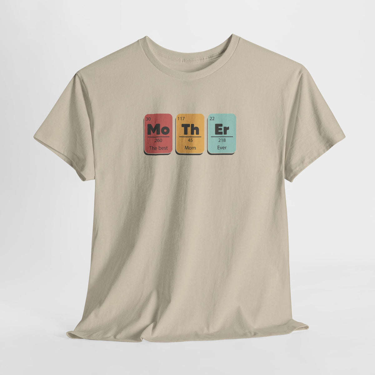 Zandkleurige T-shirt met ronde hals en borstprint van gekleurde blokjes, plat gelegd