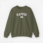 Legergroene sweater met ronde hals, lange mouwen en borstprint KAPPER met NL-badge.