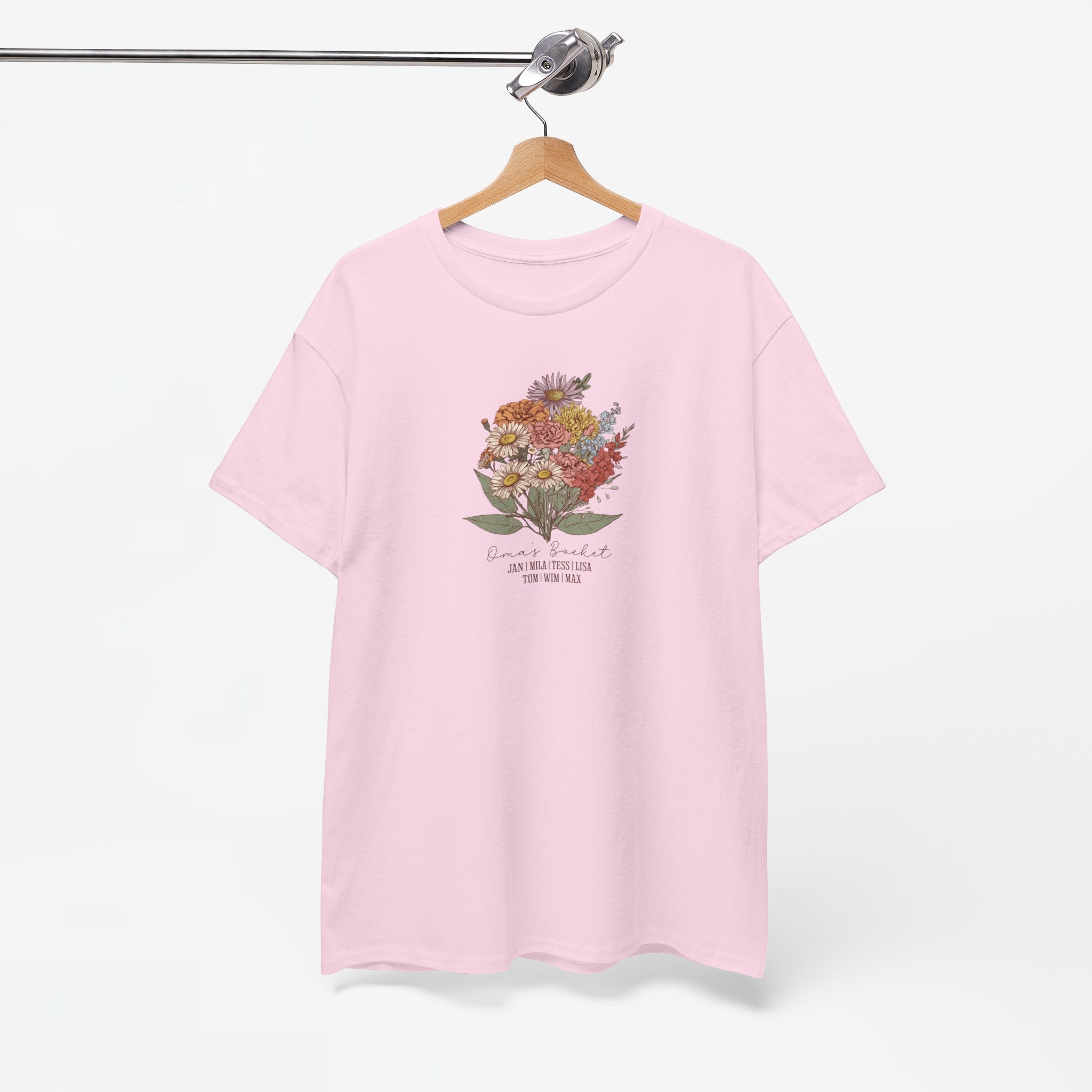 Gepersonaliseerde Moederdag Mama Cadeau - T-shirt - Oma's boeket met namen en geboortemaand bloemen
