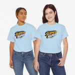Lichtblauwe oversized T-shirts met 'Super Mama' borstprint, twee modellen.
