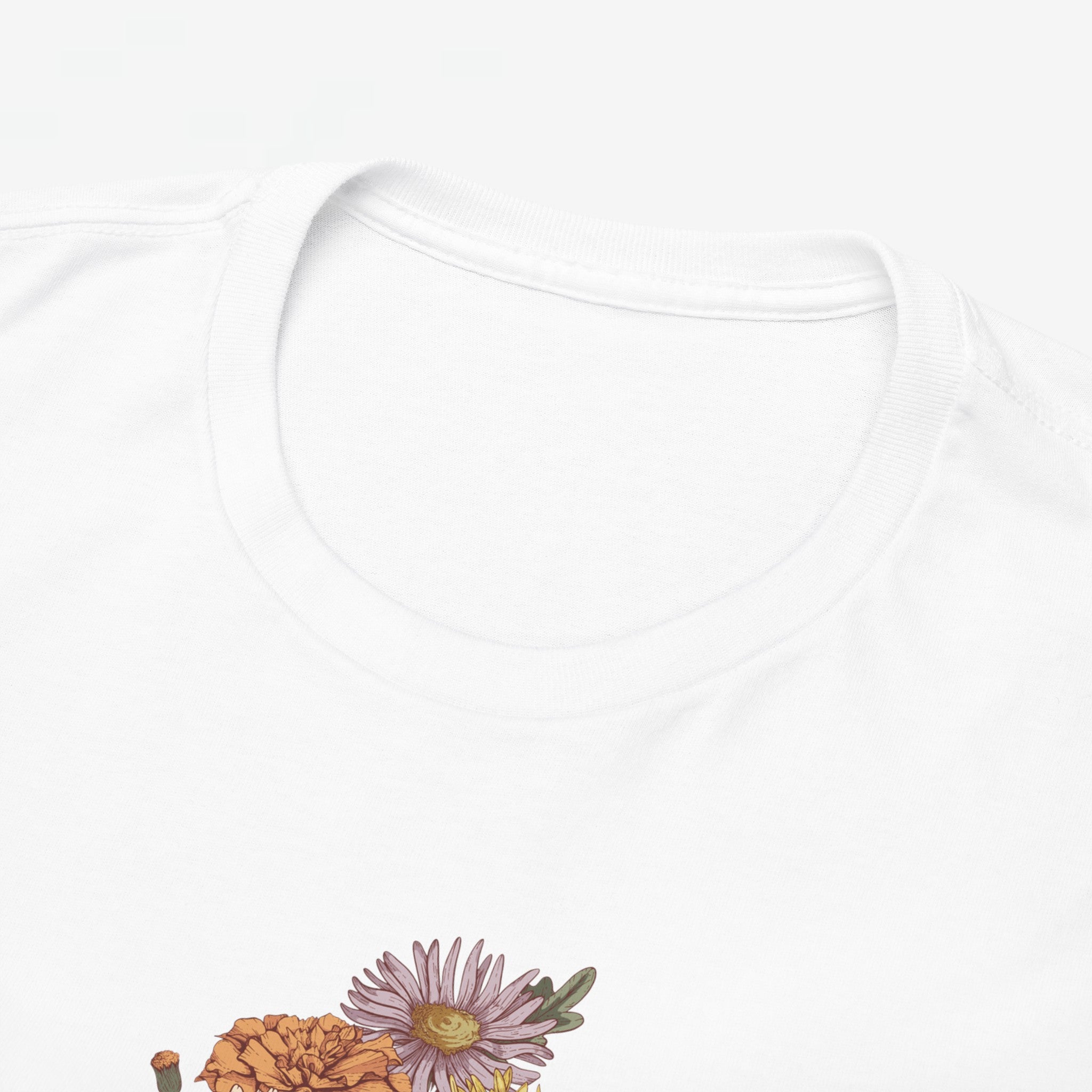 Gepersonaliseerde Moederdag Mama Cadeau - T-shirt - Oma's boeket met namen en geboortemaand bloemen