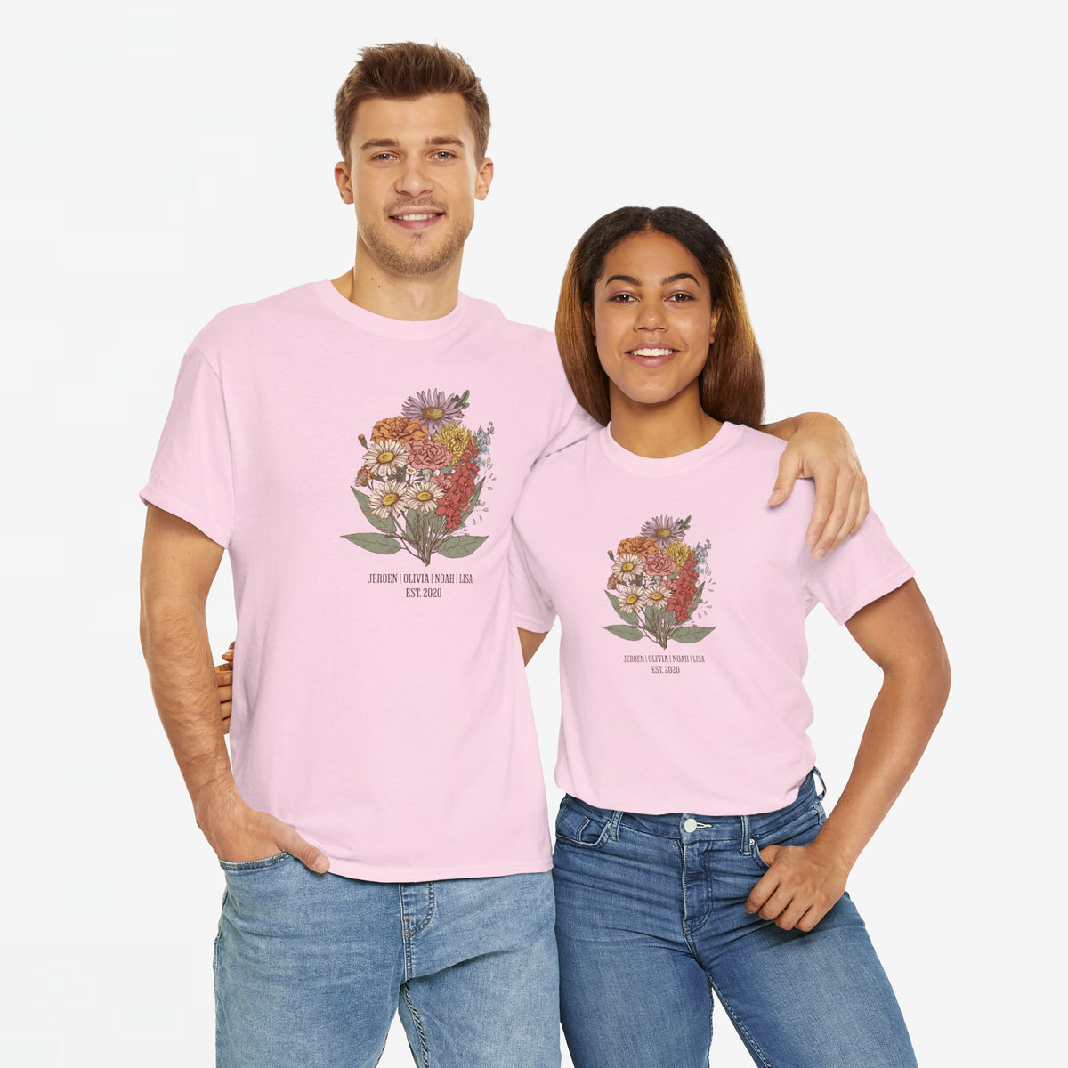 Roze t-shirt met bloemenboeket-print op de borst en korte mouwen