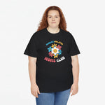 Zwart oversized T-shirt met ronde hals en bloemenprint 'OVERSTIMULATED MOMS CLUB'.