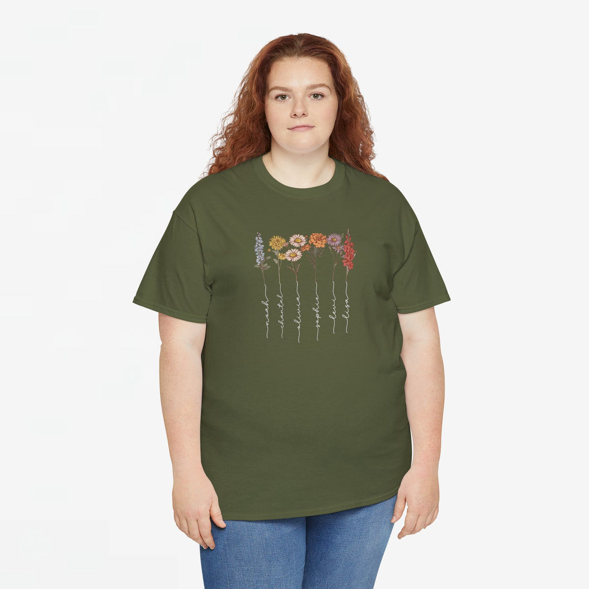 Groene T-shirt met bloemenprint en lange draadachtige stelen op de borst