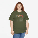 Groene T-shirt met bloemenprint en lange draadachtige stelen op de borst