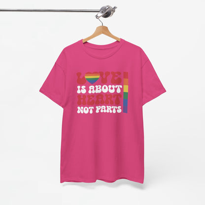 Gay Pride T-shirt - Love is about heart, not parts (witte tekst) - Oversized #30