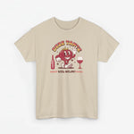 Zandkleurig T-shirt met rode cartoonprint en tekst eronder