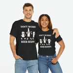 Zwarte oversized t-shirt met voorprint 'DON'T WORRY' en 'BIER HAPPY', gedragen door twee modellen