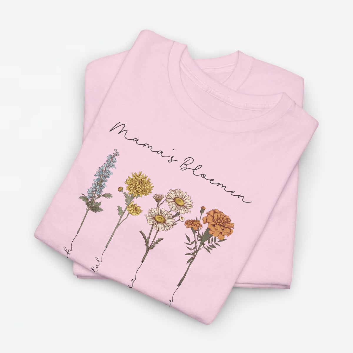 Lichtroze T-shirt met bloemenprint en cursieve tekst Mama’s Bloemen