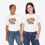 Oversized T-shirt in licht zand met ronde hals en kleurrijke “MAMA MOMMY MOM BRUH” print.