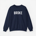 Sweatshirt met lange mouwen in donkerblauw met tekst BROKE op de borst.