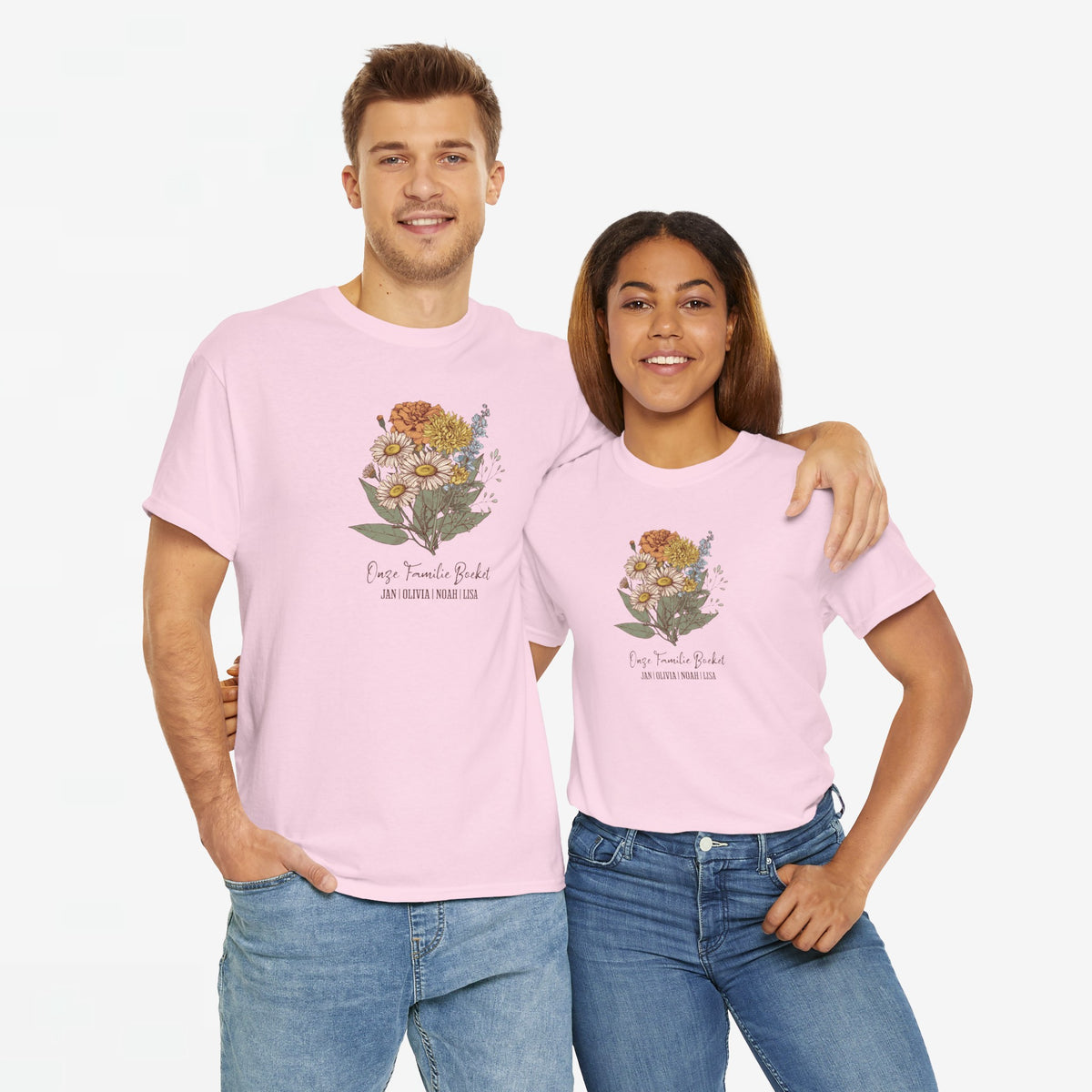 Gepersonaliseerd moederdag T-shirt lichtroze met bloemenprint voor en op borst bij set