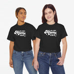 Zwart oversized T-shirt met witte “In My Mom Era” opdruk, twee modellen