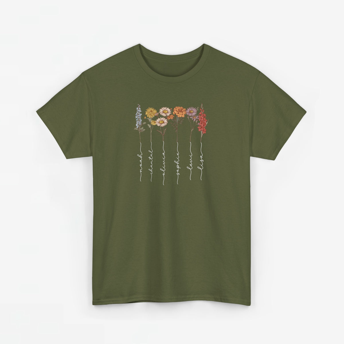 T-shirt olijfgroen met bloemenprint en sierlijke namen in wit en gekleurde accenten