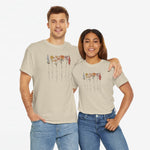 Mamashirts met beige T-shirt en bloemenprint met verticale namen, door twee gedragen
