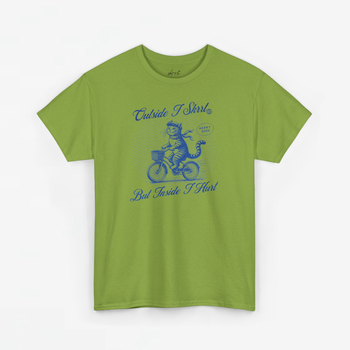 Groene oversized t-shirt met blauwe opdruk van kat op fiets en tekst voorop