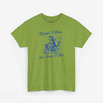 Groene oversized t-shirt met blauwe opdruk van kat op fiets en tekst voorop
