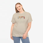 Beige mamashirt met ronde hals en kleurrijke bloemenprint met verticale namen