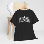Zwarte oversize T-shirt met 'MAMA' tekstprint, aan hanger te zien