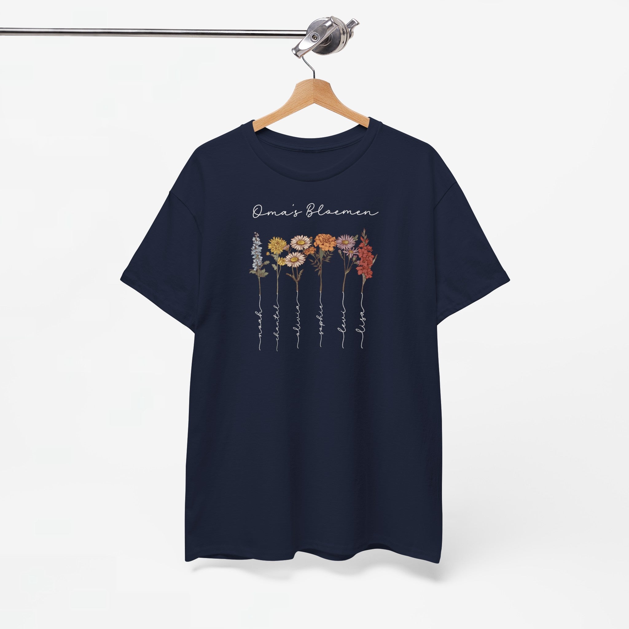 Gepersonaliseerde Moederdag Mama Cadeau - T-shirt - Oma's Bloemen met namen en geboortemaand bloemen (witte tekst)