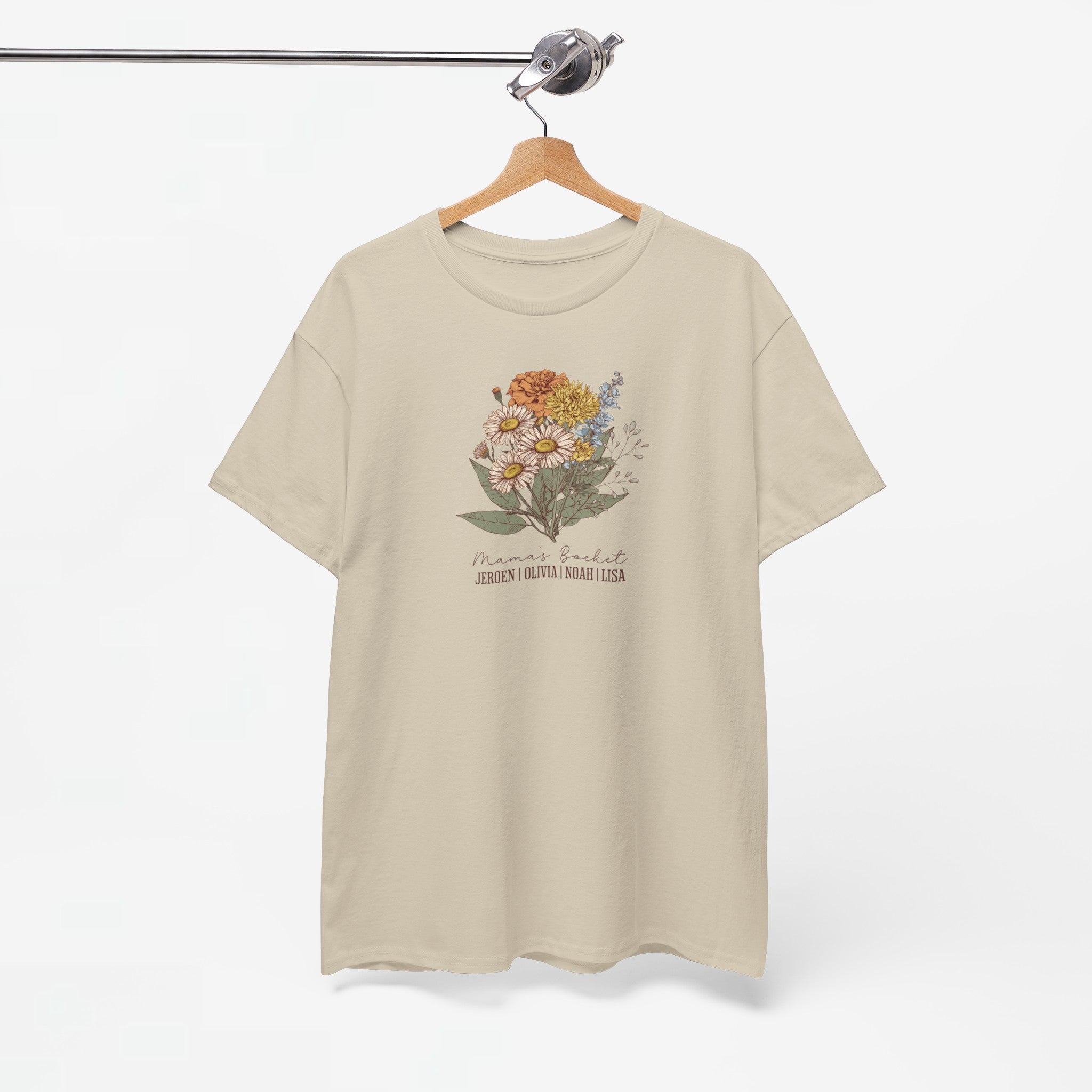 Gepersonaliseerde Moederdag Mama Cadeau - T-shirt - Mama's boeket met namen en geboortemaand bloemen