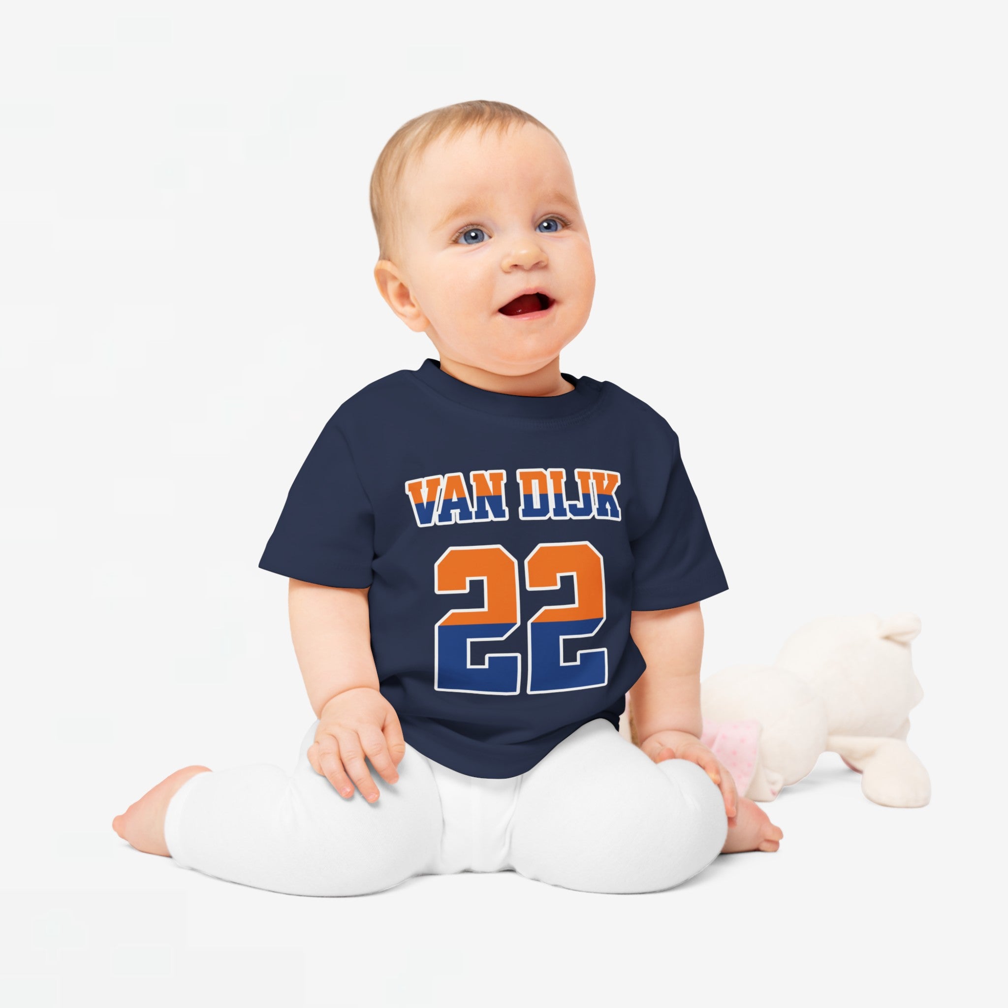 Baby T-shirt voor EK, WK en Koningsdag - Personaliseer met Naam & Rugnummer - oranje en blauwe tekst (Voorkant)