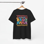 Zwart t-shirt met kleurrijke voorprint 'Somebody's Broke Mama' op hanger