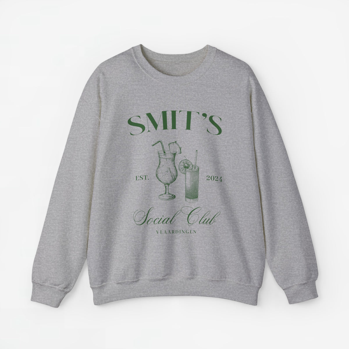 Lichtgrijze sweatshirt met borstopdruk 'SMIT'S Social Club' en glazen