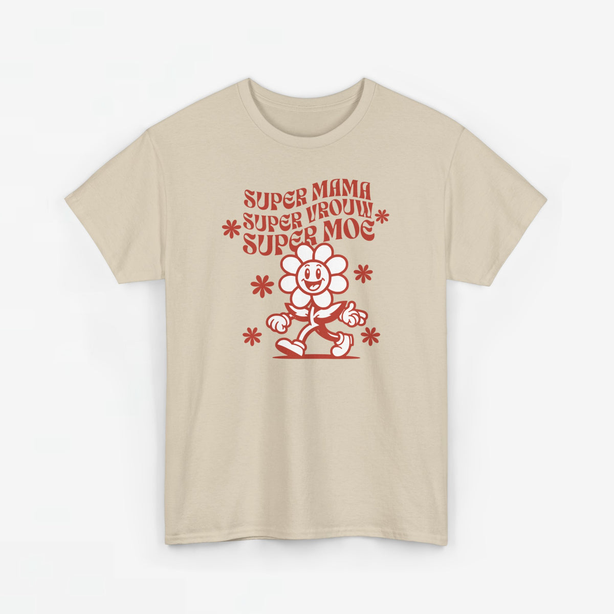 Sandkleurige oversized T-shirt met rode Moederdag-tekst en illustratie op de borst