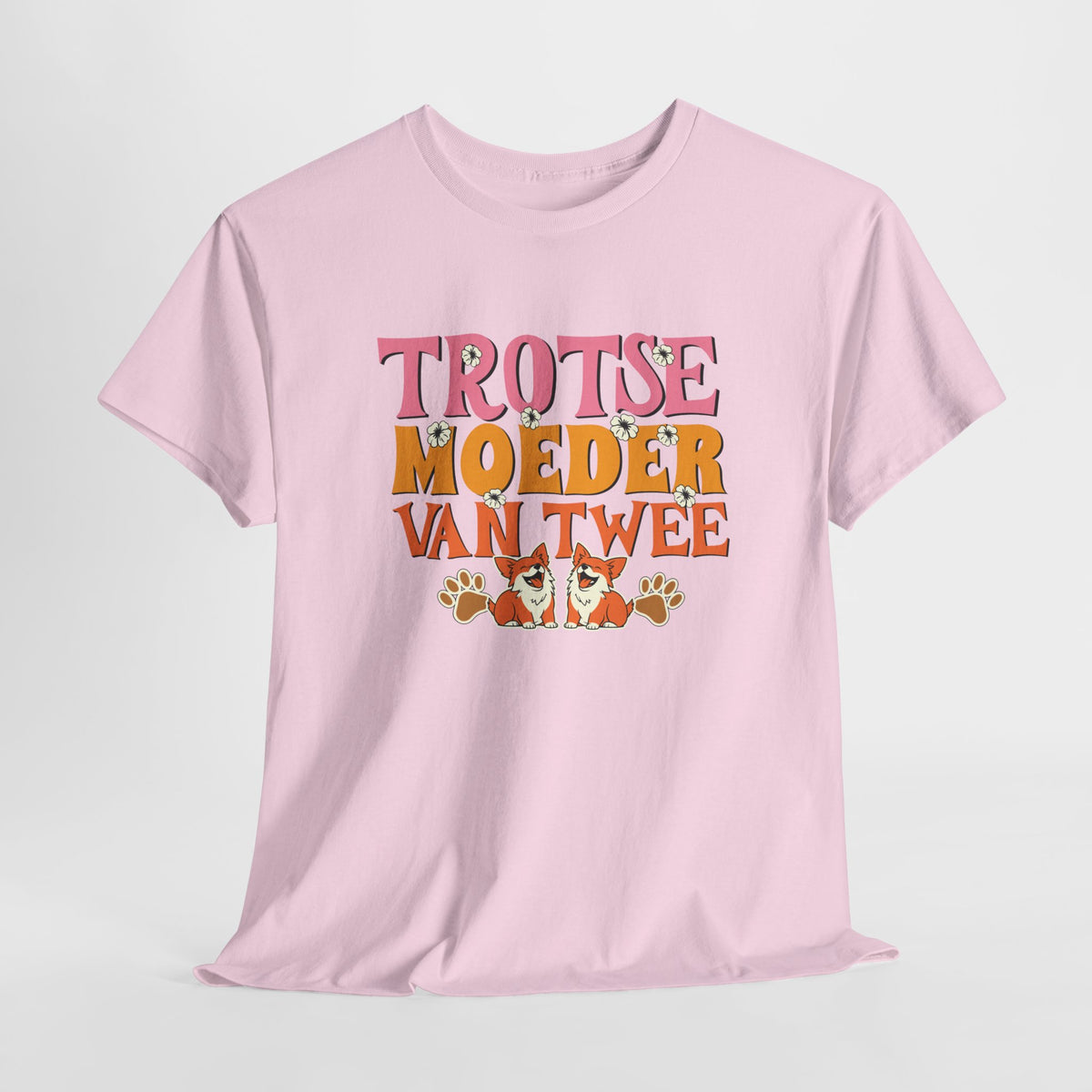 Roze T-shirt met gekleurde borstprint 'Trots(e) moeder van twee' en korte mouwen