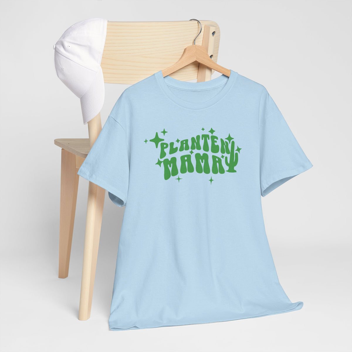 Lichtblauw T-shirt met groene "PLANTEN MAMMA" print en ronde hals