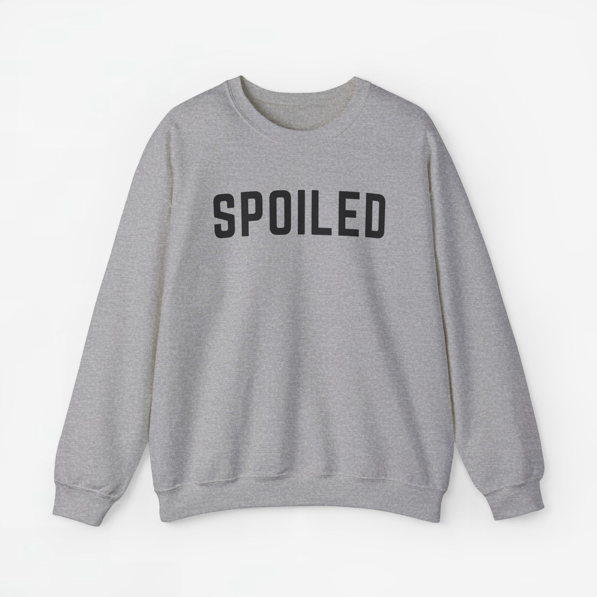 Sweatshirt met lange mouwen in grijs met tekst SPOILED op de borst.