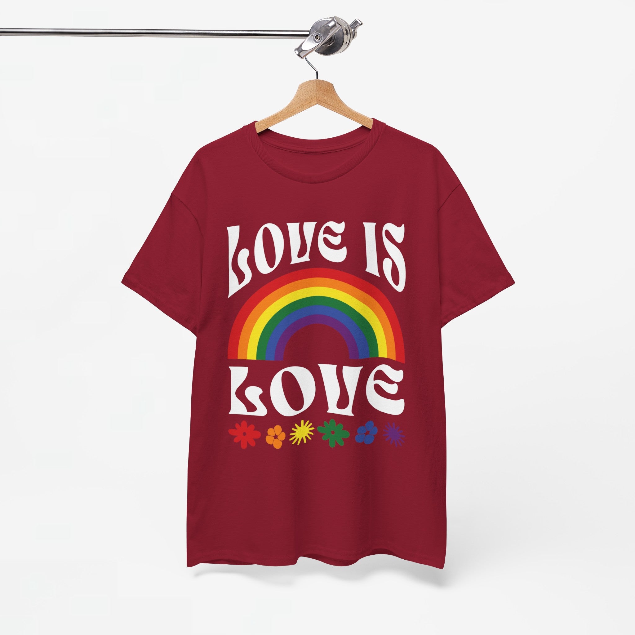Gay Pride T-shirt - Love is love (witte tekst) - Oversized #54