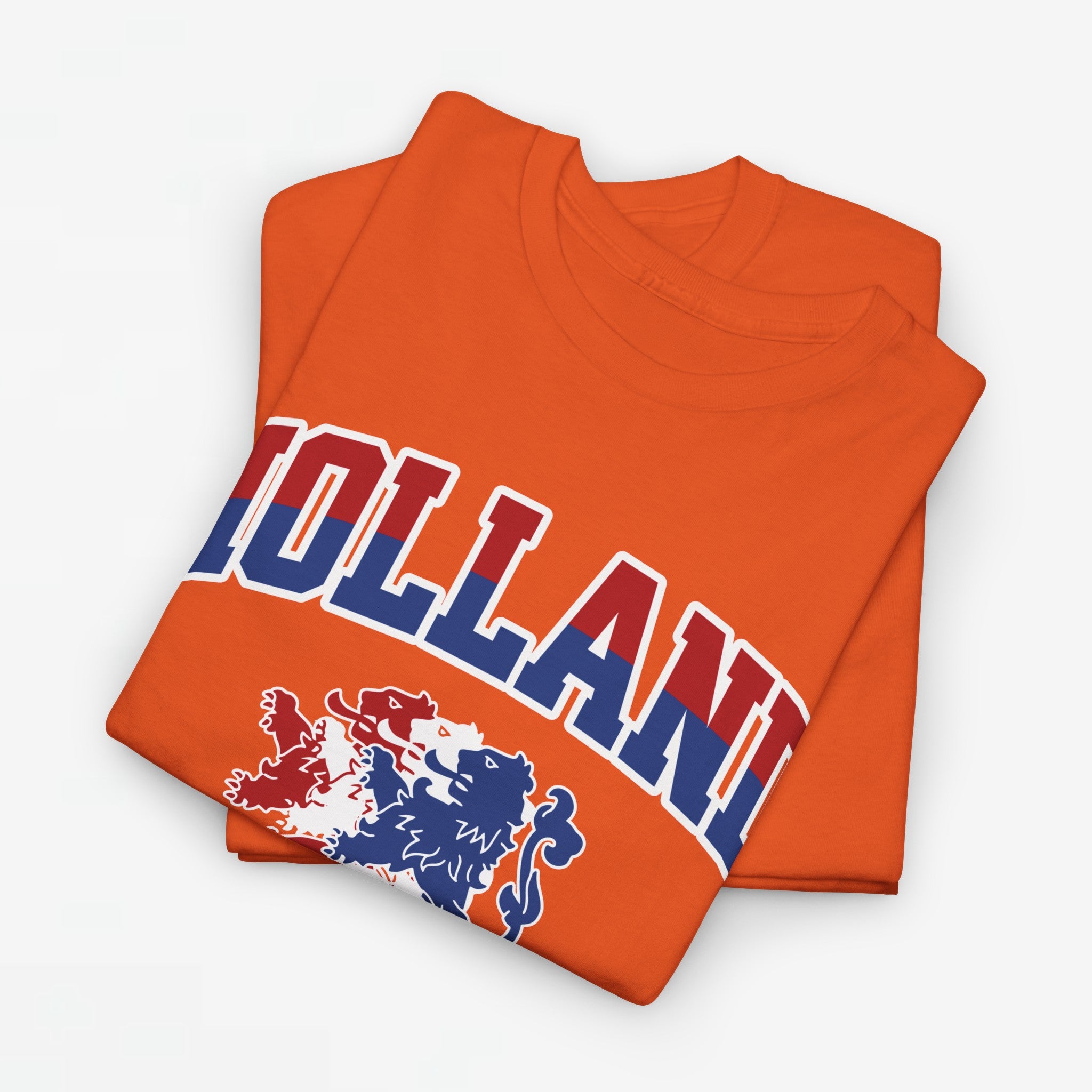 Oranje T-shirt voor EK, WK en Koningsdag - Personaliseer met Naam & Rugnummer - HOLLAND met Leeuw (rode en blauwe tekst)