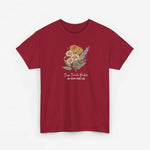 Bordeauxrood T-shirt met kleurrijke bloemenboeketprint en witte tekst op de borst.