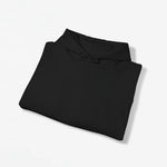 Zwarte hoodie platgevouwen met capuchon en strikje bij de hals