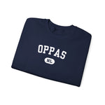 Donkerblauwe sweater plat gelegd met OPPA'S print en NL-logo op de borst