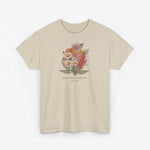 Beige t-shirt met bloemenprint en kleine tekst onderaan
