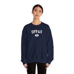 Donkerblauwe trui met ronde hals en OPPA print op de borst