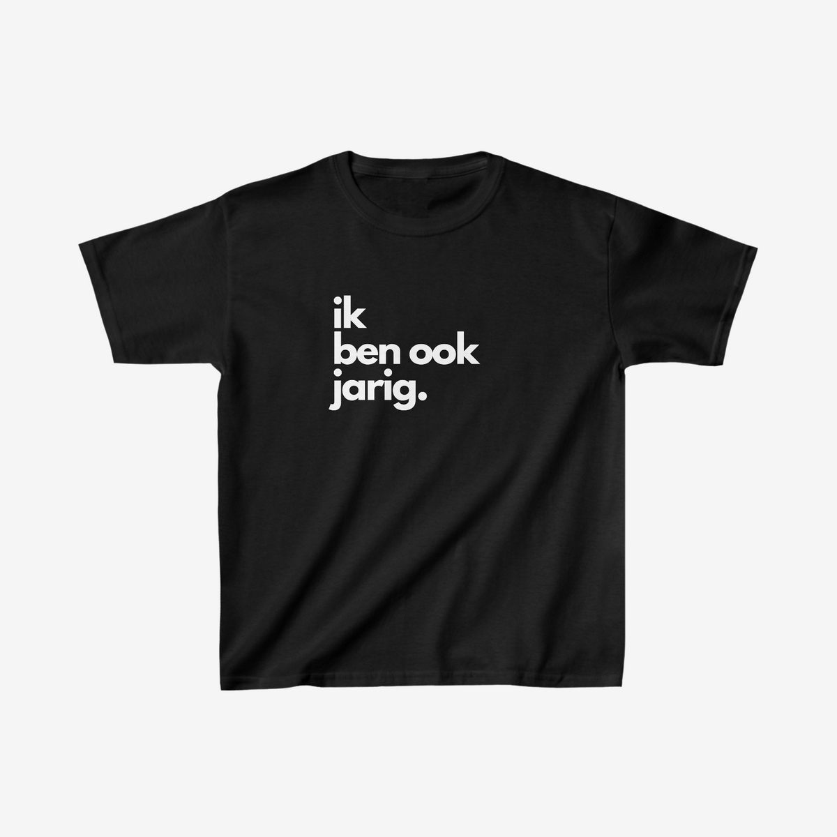 Zwart kinder T-shirt met borstprint “ik ben ook jarig.”