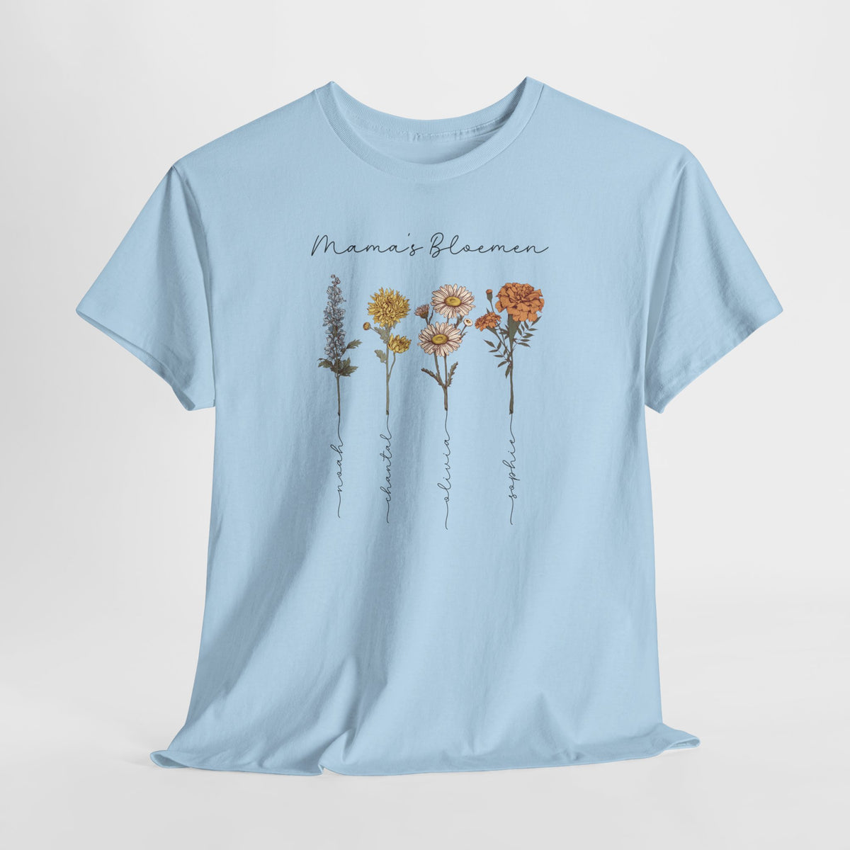 Lichtblauw T-shirt met bloemenprint en sierlijke tekst op de borst