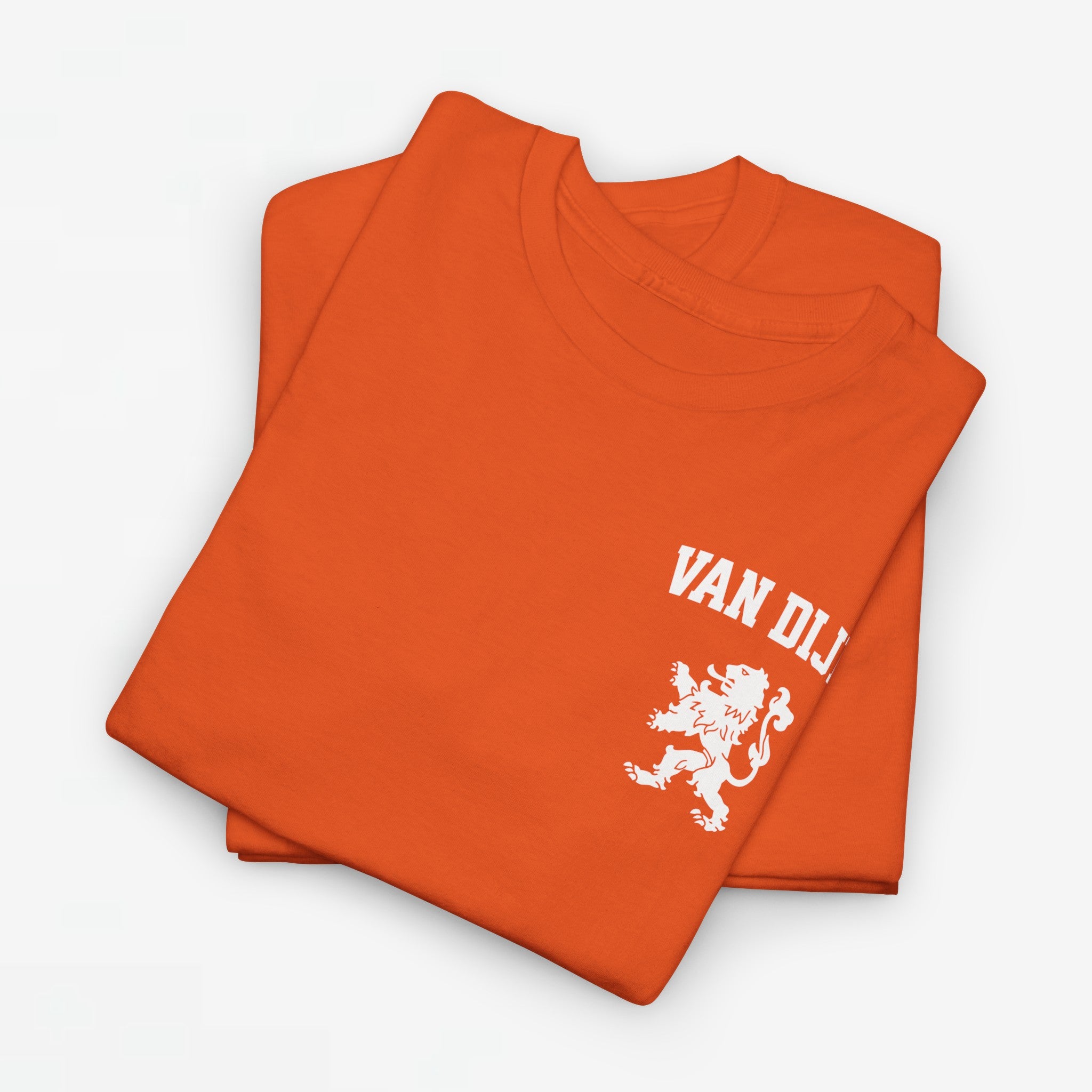 Oranje T-shirt voor EK, WK en Koningsdag - Personaliseer met Naam & Rugnummer - LEEUW + Naam (witte tekst)