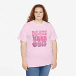 Roze T-shirt met ronde hals en grote roze opdruk "BESTE MAMA Ooit" op de borst