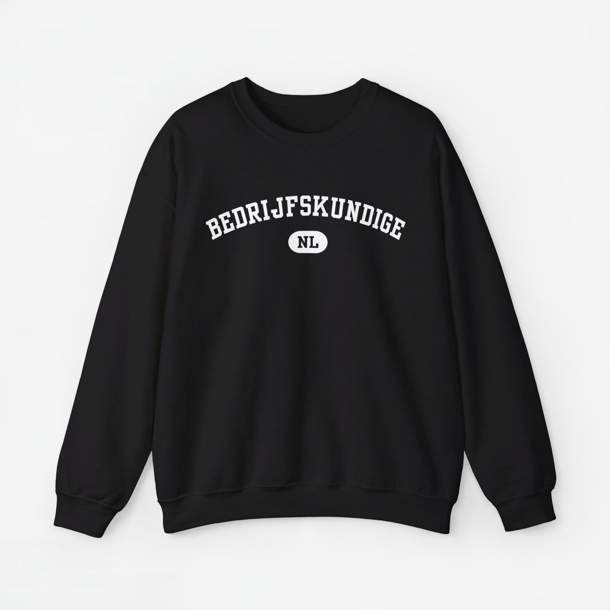 Zwarte trui met ronde hals en opdruk 'BEDRIJFSKUNDIGE NL'.