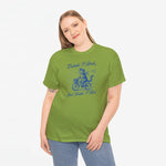 Groene oversized T-shirt met blauwe fietsende kattenprint vooraan