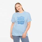 Roze? nee lichtblauwe T-shirt met “JONGENS MAMA” print op de borst