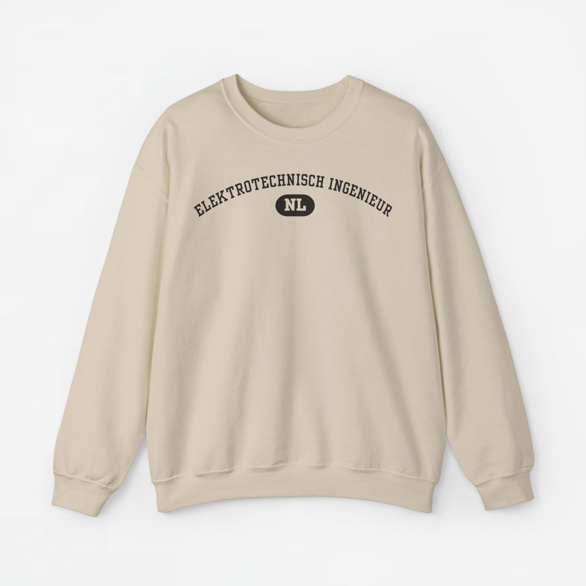 Beige sweater met ronde hals en borstprint 'ELEKTROTECHNISCH INGENIEUR NL'.