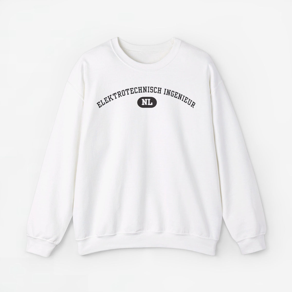 Witte sweater met ronde hals en borstprint 'ELEKTROTECHNISCH INGENIEUR NL'.